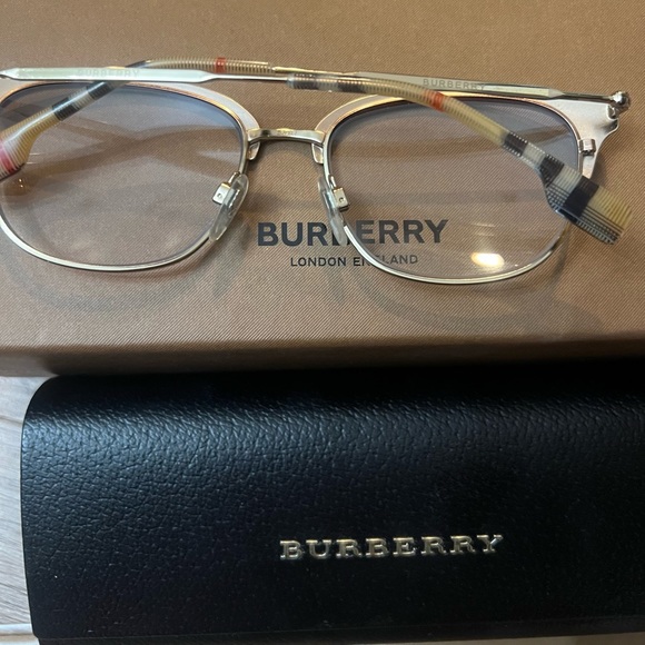 Burberry eyeglasses cat eye 52 mm - Picture 2 of 4